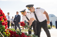  Dövlət Dəniz və Liman Agentliyinin kollektivi Anım Günü ilə əlaqədar Zəfər parkını ziyarət edib